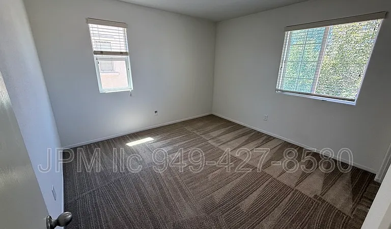 330 Bulluno Dr — Photo 15