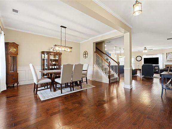 2nd image of 157 Oakley Way
