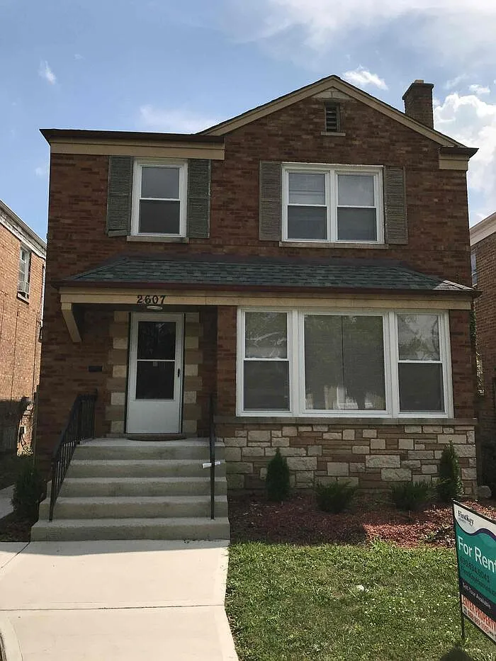 2607 W 81st St photo 1