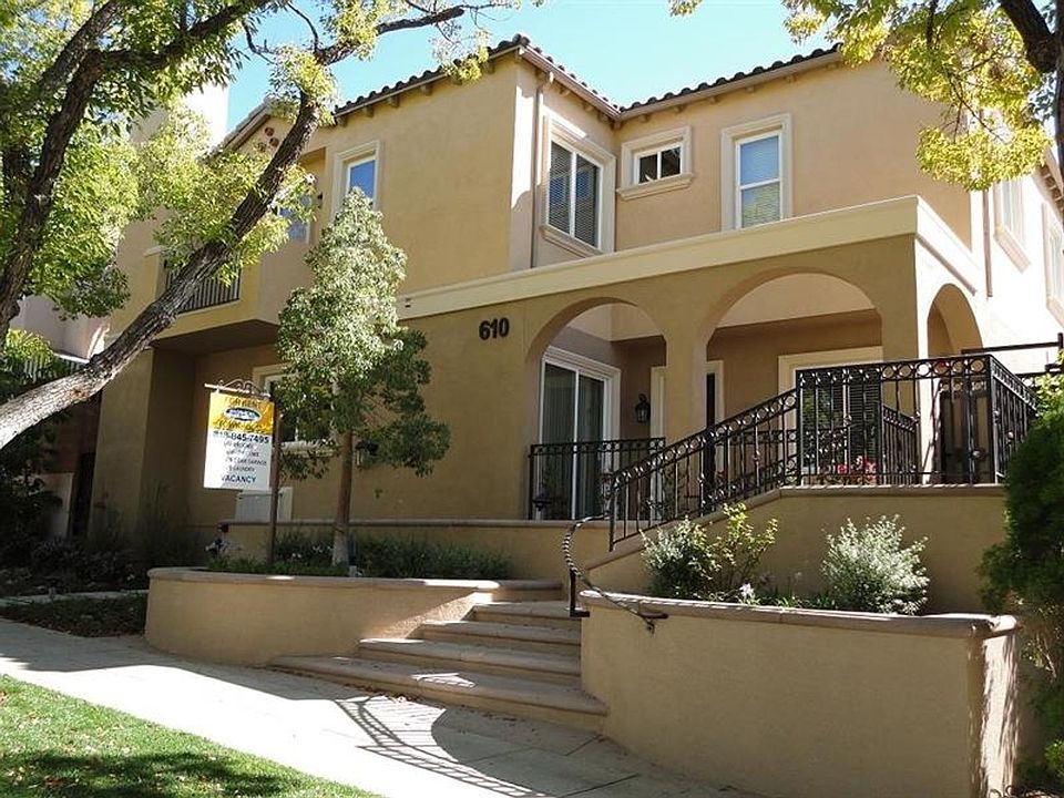 1st image of 610 E San Jose Ave APT 106