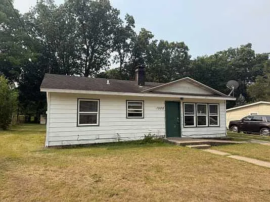 3 bed, $1,450 — Photo 1