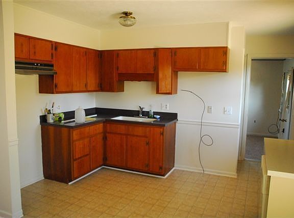 4th image of 61 Hillside Dr