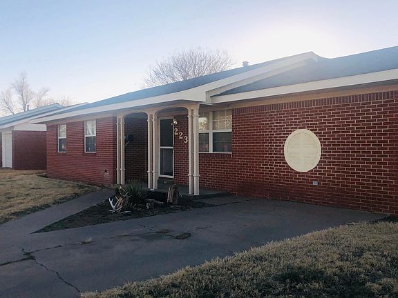 3rd image of 223 Spruce Ave