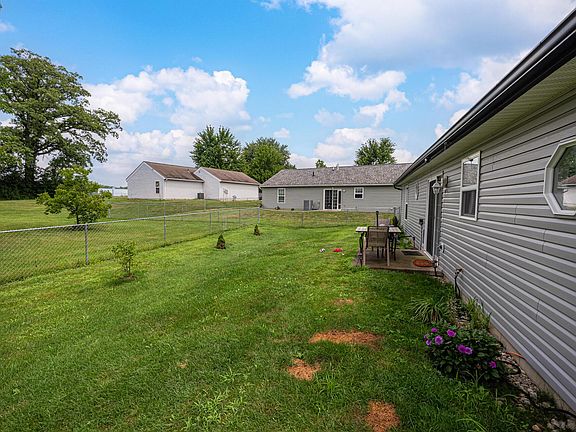 4th image of 105 Lowenstein Ln