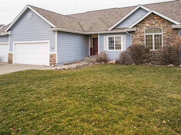 5880 Martin Dr, Pleasant Hill, IA 50327