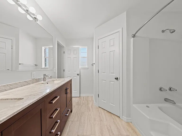 4407 Southminster Cir — Photo 22