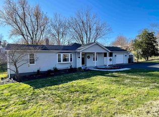 5905 Parkview Dr, Ashland, KY 41102