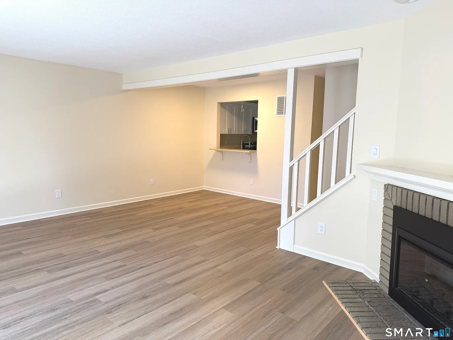 2 bed, 1.5 bath, 1298 sqft, $3,100 — Photo 4