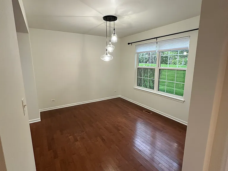 560 Lancaster Dr #560 — Photo 6