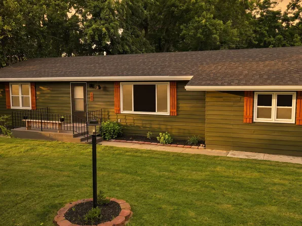 105 E Meadowbrook Avenue, Clever, MO 65631