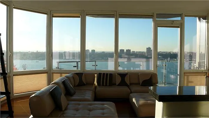 Rented by A & I Broadway | media 1