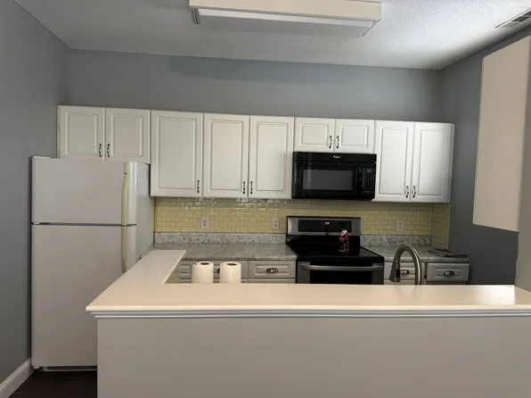 108 Mill St APT 102, Woonsocket, RI 02895