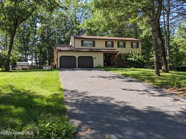 15 Kaatskill Way, Ballston Spa, NY 12020