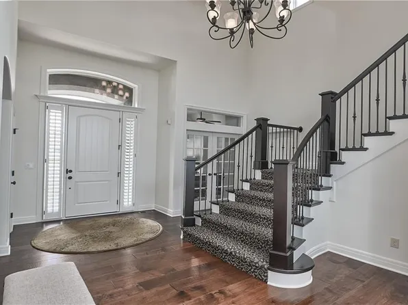 15517 Larsen St, Overland Park, KS 66221