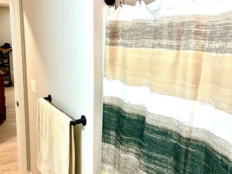 60 Dickerman Ave #60 — Photo 16