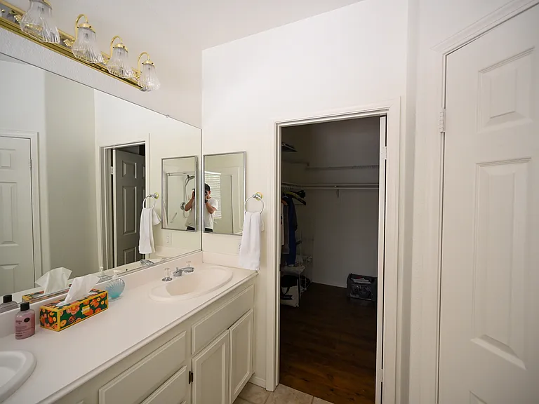 4208 Grandview Dr — Photo 28
