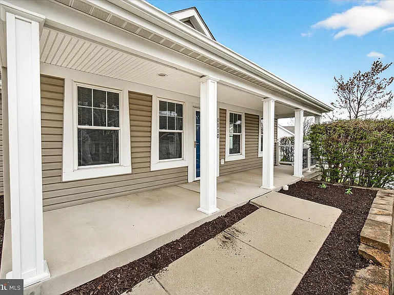 1110 Jousting Way — Photo 4