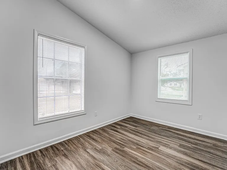 4980 Vickie Dr — Photo 10