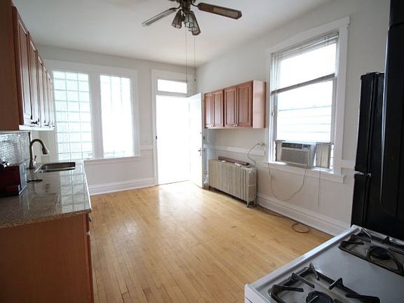 3rd image of 3108 N Southport Ave #2