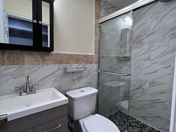 5th image of 806 N Broad St APT 3C