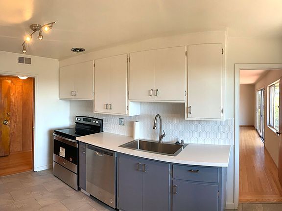 5th image of 450 Merritt Ave #6
