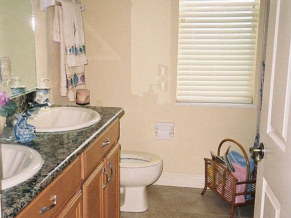 2nd image of 801 NW 38th Ave