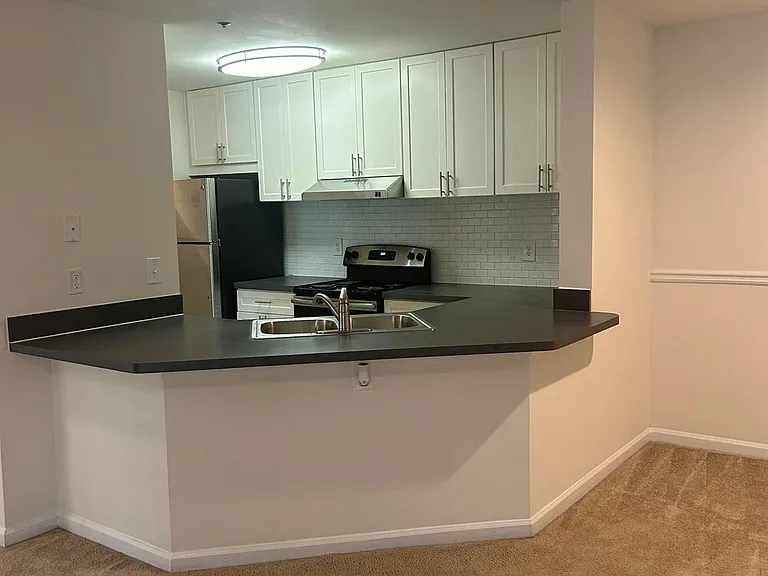 Wesley St. Claire Apartments at Lawrenceville — Photo 126