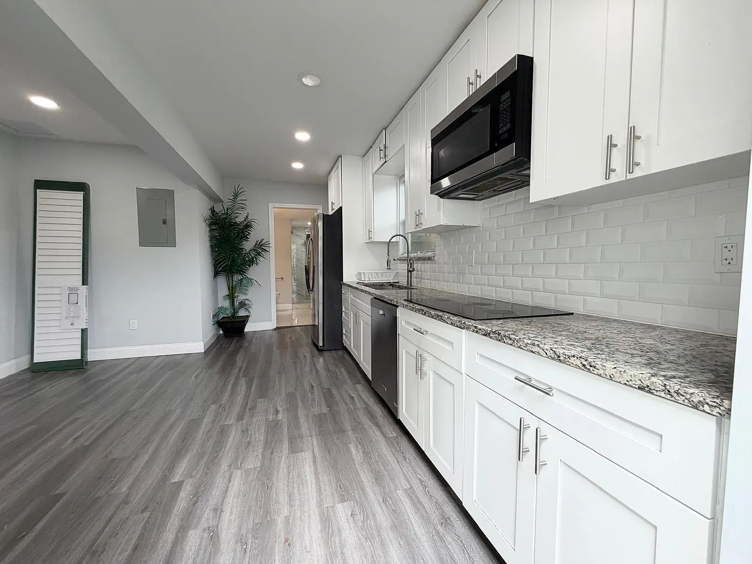 3 bed, 2.0 bath, 1150 sqft, $2,850 — Photo 4