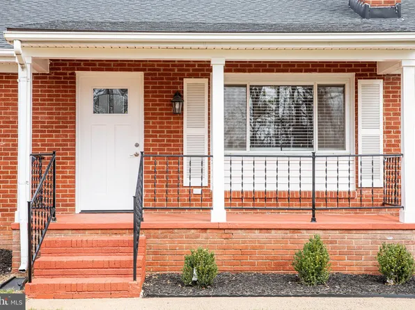 7196 Airlie Rd, Warrenton, VA 20187