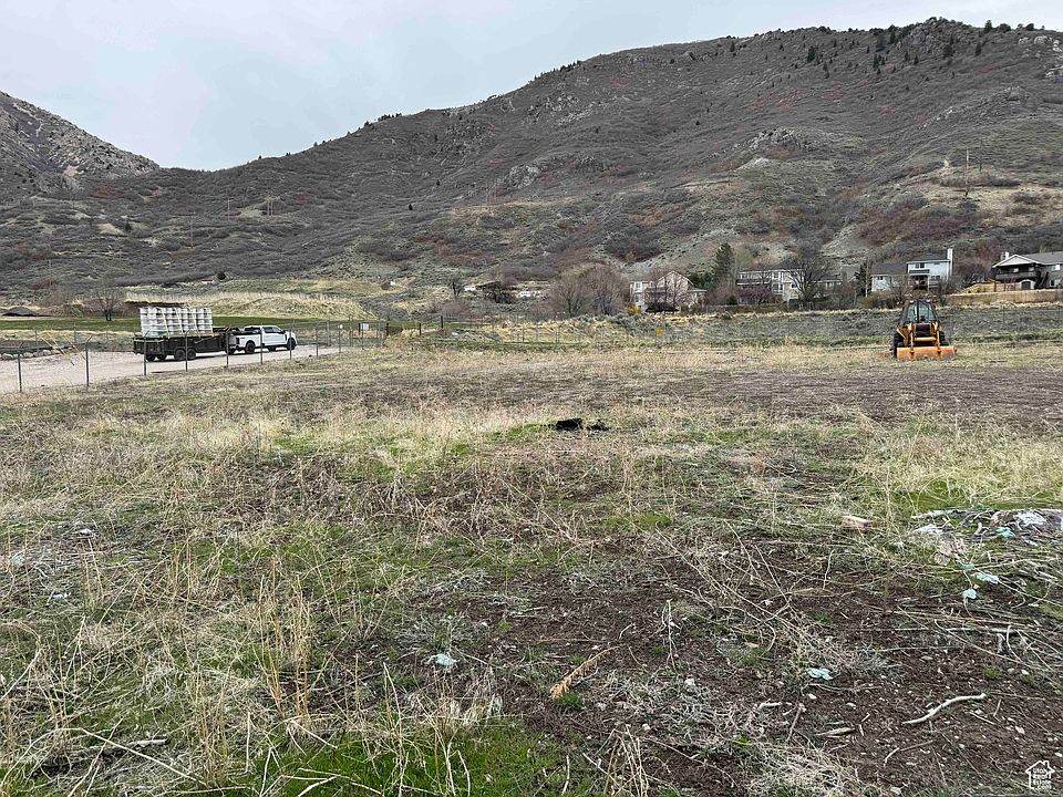 2nd image of 2570 N Mountain Rd