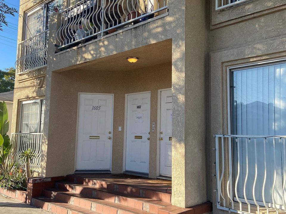 4-plex unit with private entrance