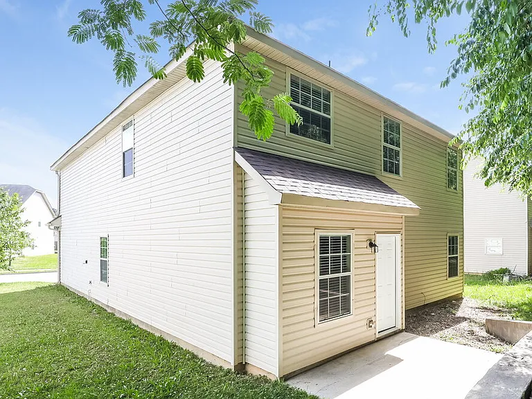 6109 Hemperly Rd — Photo 17