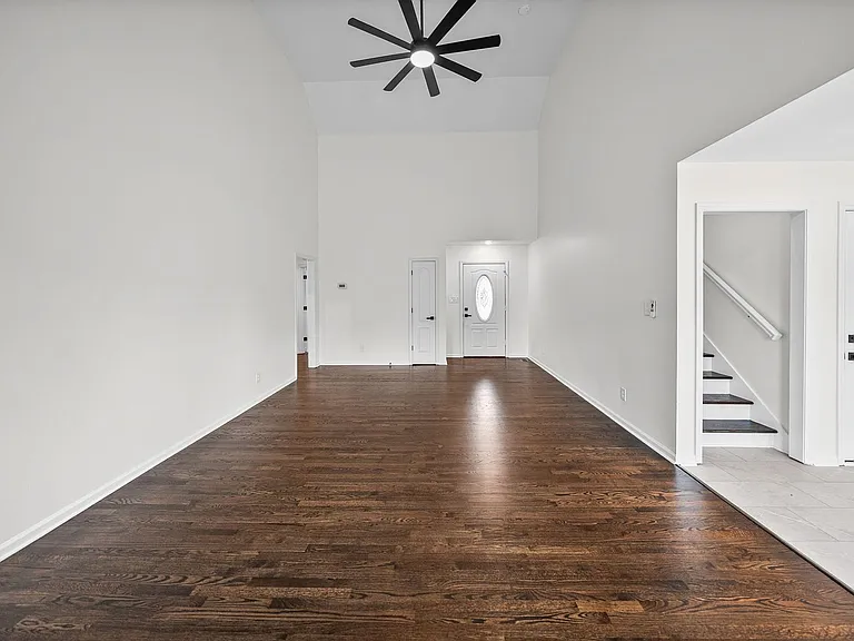 270 Harold Dr — Photo 9