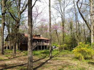 914 Cherokee Ln, Signal Mountain, TN 37377