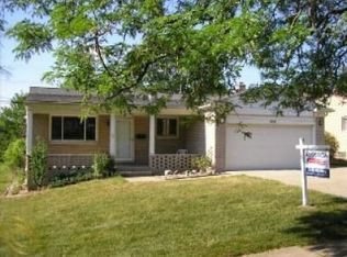 31504 Dover St, Garden City, MI