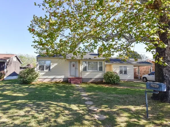 2609 Hackberry Ln, Tuscaloosa, AL 35401