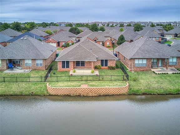 2nd image of 11120 Arbor Lake Dr