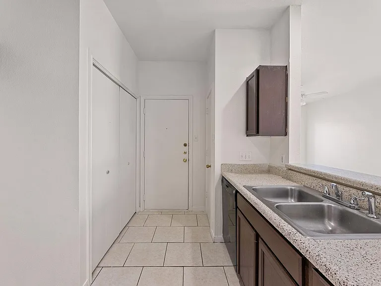 2302 S Bagdad Rd #A — Photo 10
