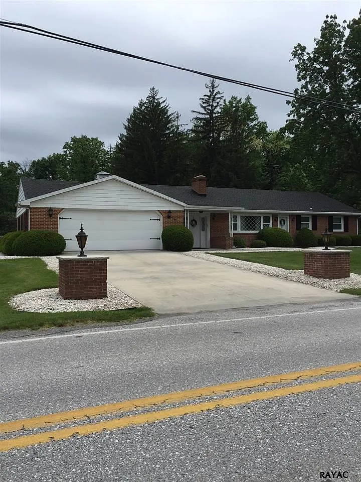 54 Peach Glen Idaville Rd photo 1