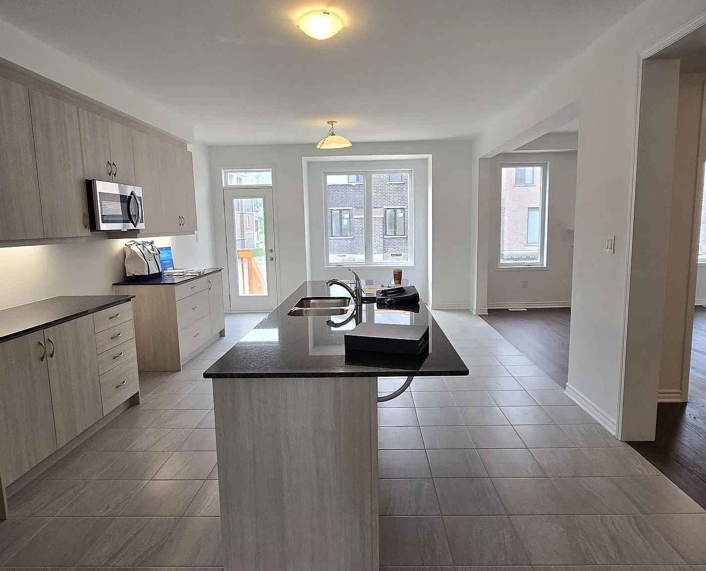 4 bed, $3,300 — Photo 4