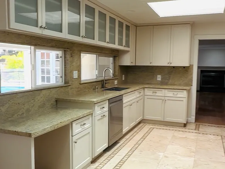 6815 Hampton Dr — Photo 10
