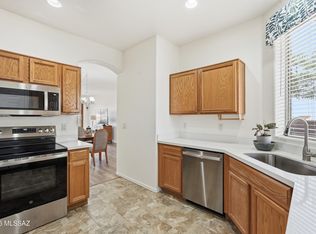 536 W Deerview Ct, Green Valley, AZ 85614