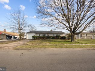 272 Blue Ridge Dr, Levittown, PA 19057