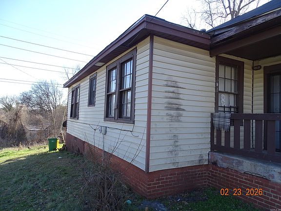 3rd image of 301 W 23rd St