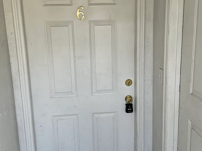415 S University Ave #6 — Photo 3