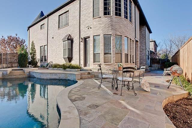 1st image of 179 Georgian Dr