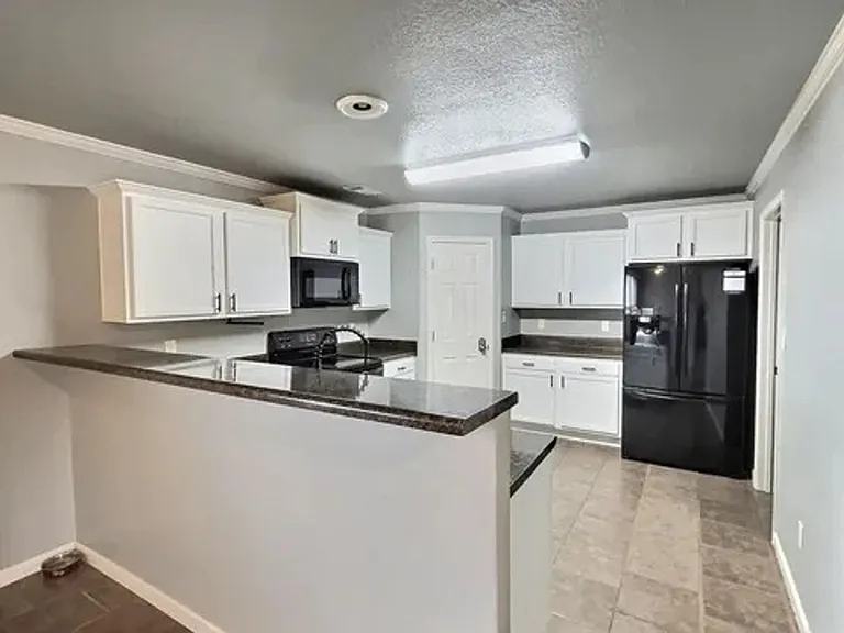 12 Daytona Dr — Photo 11