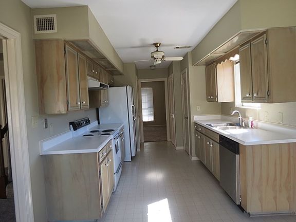 2nd image of 5674 Longwood St