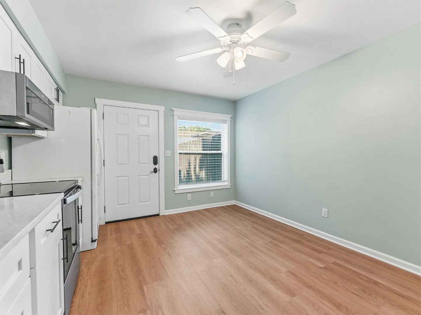 A South Tampa gem in the highly sought-after Tampa Villas South community! — Photo 4