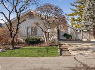 8002 Dean Rd, Indianapolis, IN 46240